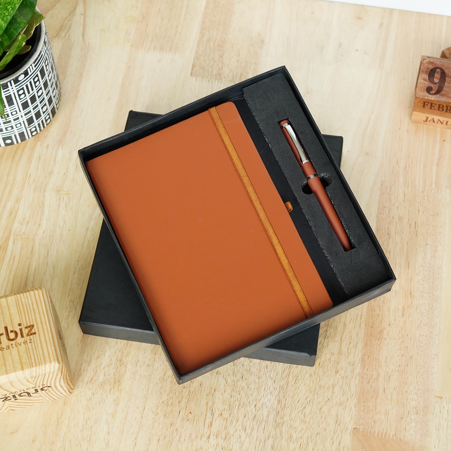 Corporate Gift Set With Notebook & Pen - Orbiz Creativez