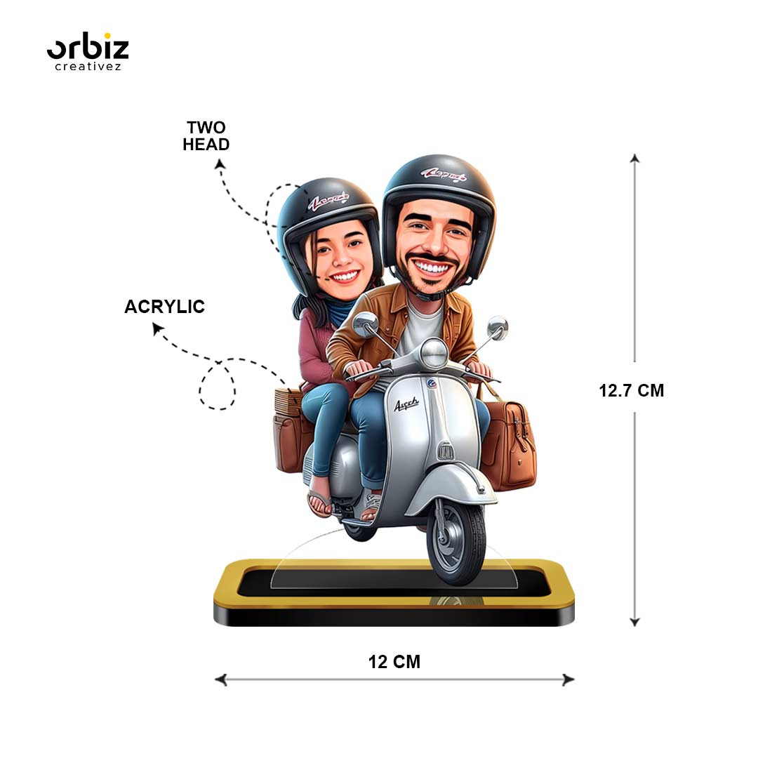 Personalized Mini Me : Couple With Scooter