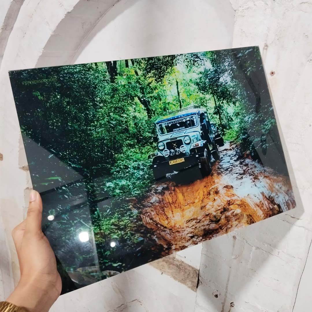 ദമ്പതികൾ യുവി പ്രിൻ്റ് ചെയ്ത അക്രിലിക് വാൾ മൗണ്ട് ഫ്രെയിംലെസ്സ് ചിത്ര ഫോട്ടോ/പോസ്റ്റർ ഫ്രെയിം വാർഷികം, ജന്മദിനം, പ്രത്യേക നിമിഷം (കനം 3 എംഎം, പോർട്രെയ്റ്റ്)